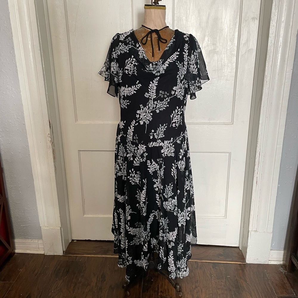 Plus Size Floral Handkerchief Hem Gown